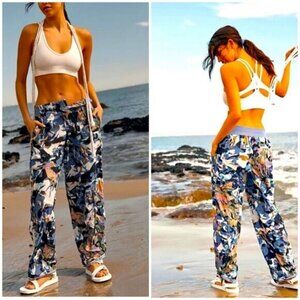 NWT $128 FREE PEOPLE Mesmerize Me Cargo Pants Camouflage Small FP MOVEMENT NEW